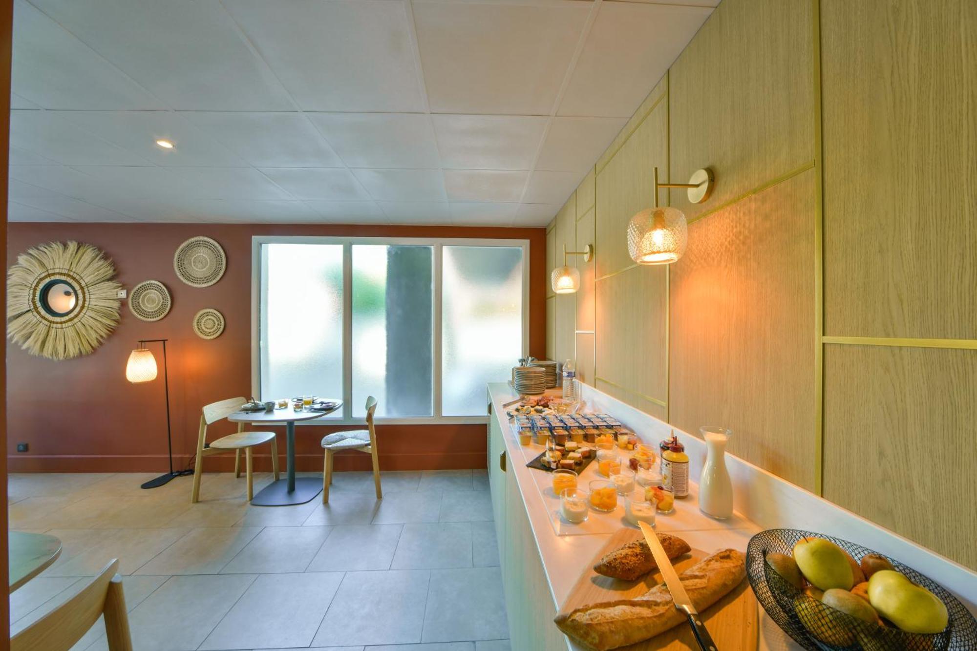 Bhoma Bourges - Hotel & Restaurant Exterior photo