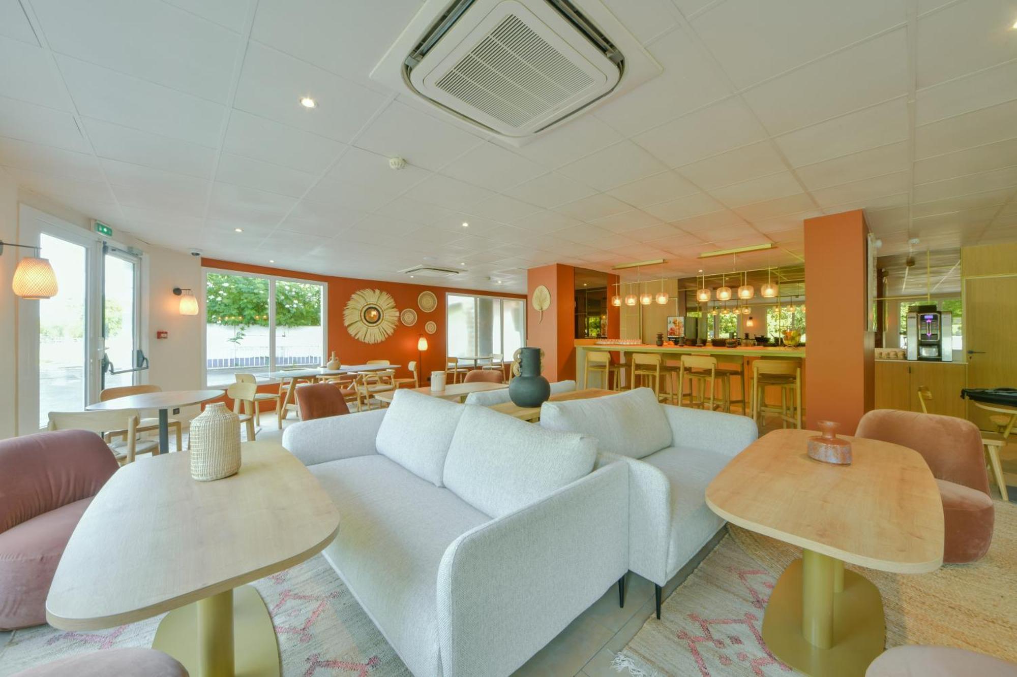 Bhoma Bourges - Hotel & Restaurant Exterior photo